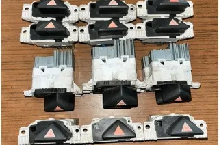 Ford Focus Çıkma 1 Dörtlü Sinyal Düğmesi 1998 - 2005